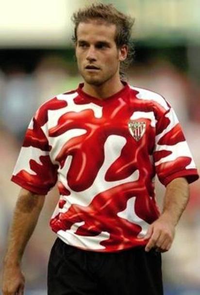 Uno strano ghirigoro agghindava la maglietta del Bilbao a metà anni &#39;90. E&#39; una delle più brutte maglie della storia del calcio
